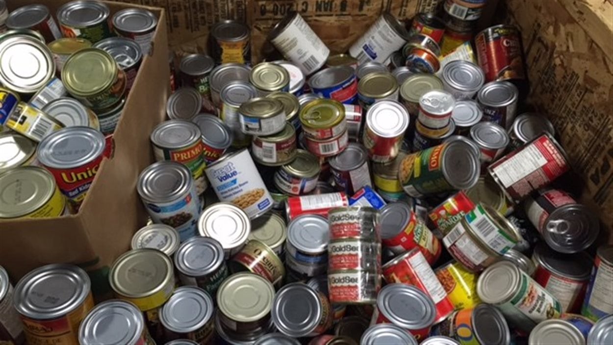 Des produits à la banque alimentaire de Saskatoon.