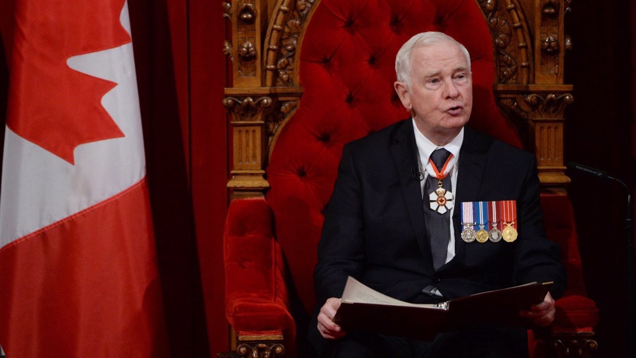 Le gouverneur général David Johnston lit le premier discours du Trône du gouvernement Trudeau.