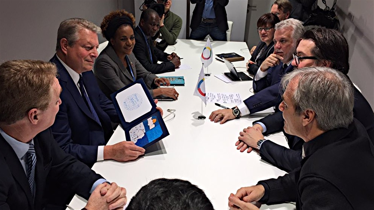 Philippe Couillard, Al Gore et Michaëlle Jean, notamment, se sont rencontrés à la conférence de Paris sur le climat.