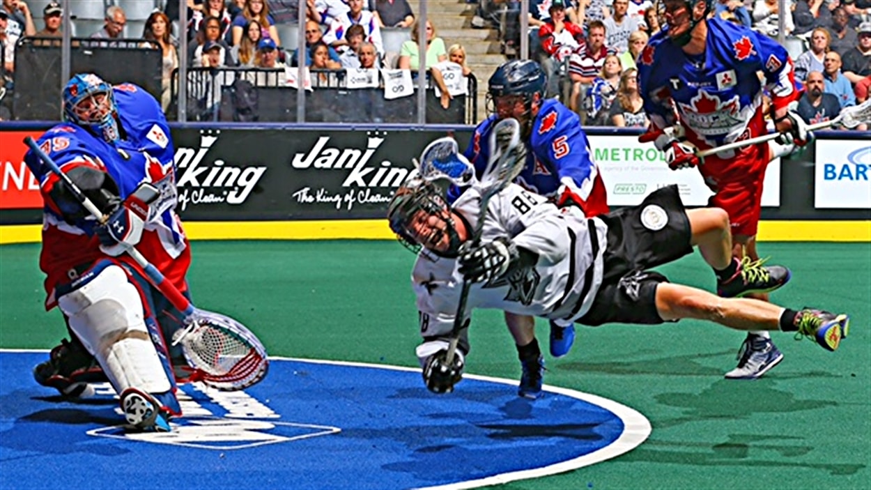 Un match de la National Lacrosse League entre le Rock et le Rush.