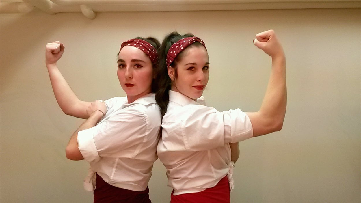 Les gagnantes de cégep en spectacle de Baie-Comeau, Laurie-Jeanne Hallé et Élisa Mignot