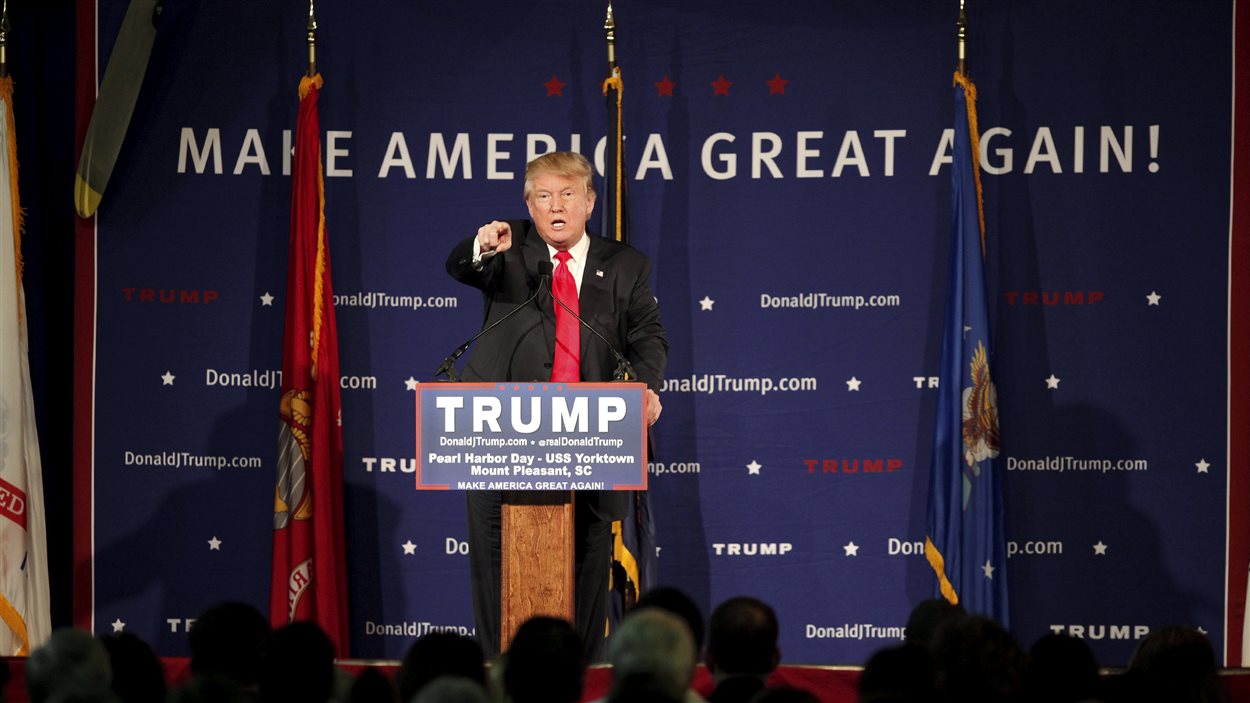 Donald Trump défend sa proposition d'interdire le droit d'entrée des musulmans aux États-Unis.