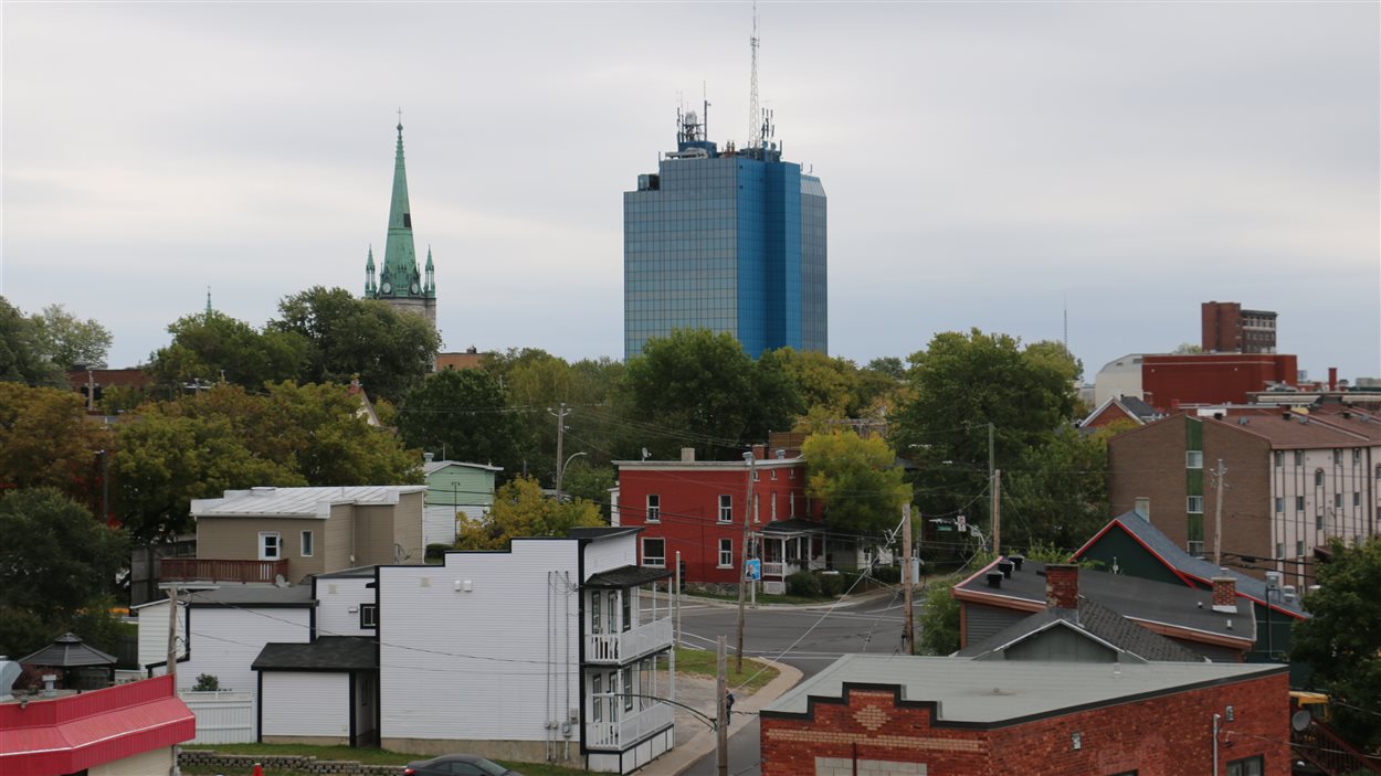 900 postes à pourvoir à TroisRivières d'ici un an et demi RadioCanada