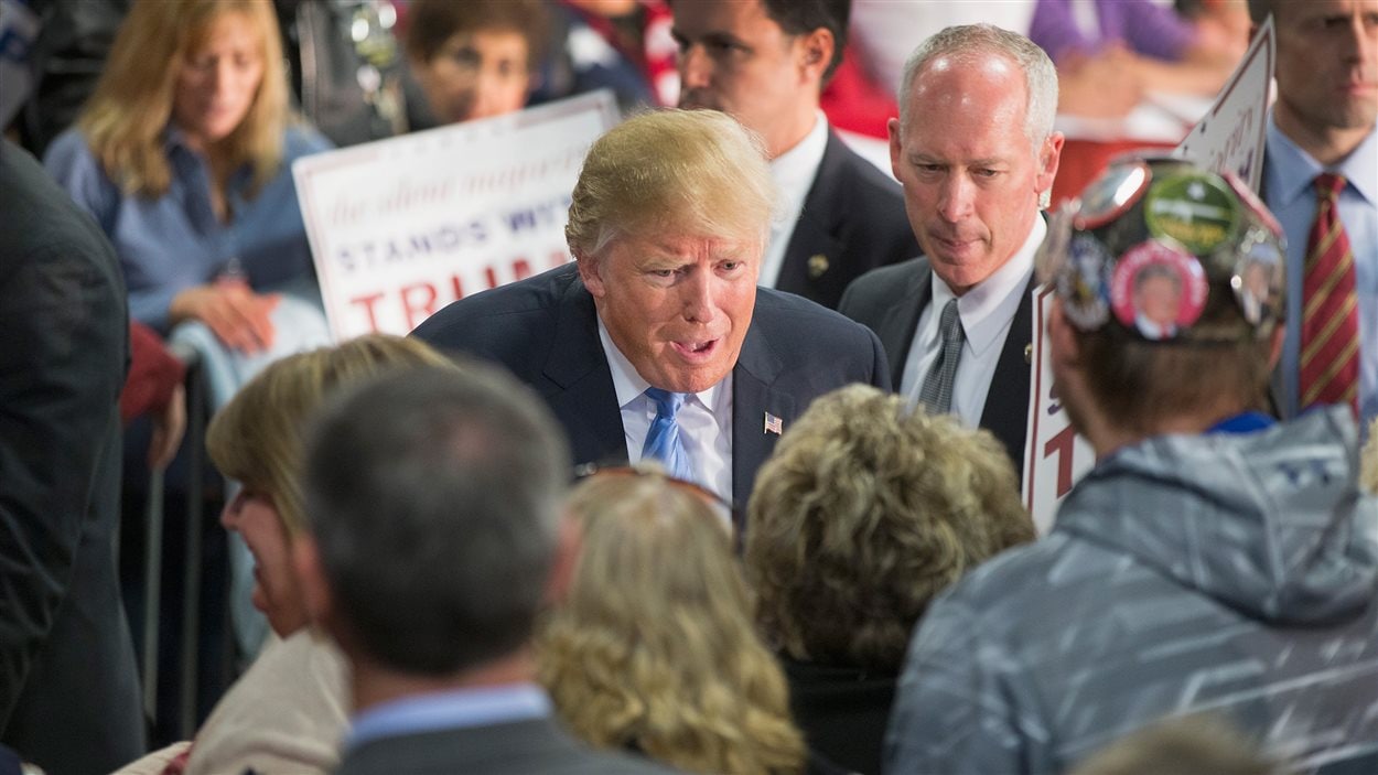 Le candidat républicain à la présidence américaine Donald Trump en pleine campagne à Davenport, en Iowa, le 5 décembre 2015.
