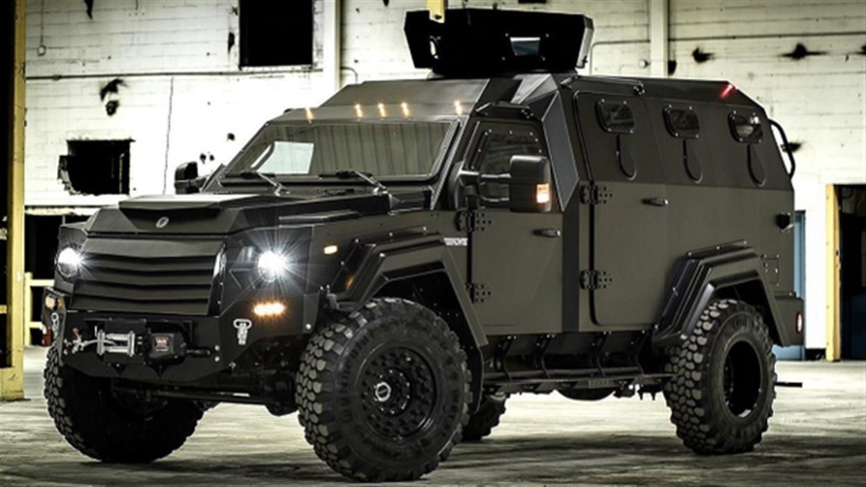 Броневик SWAT 6x6. Terradyne Gurkha. Броневик LAPV. Terradyne Gurkha LAPV.