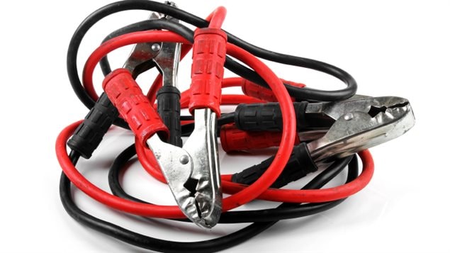 Allumage De Voiture De Batterie De Secours Photo stock - Image du câbles,  problèmes: 38692394