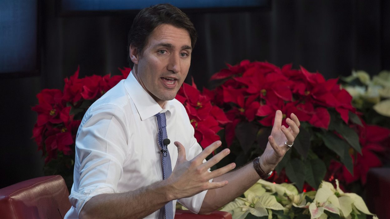 Le premier ministre du Canada, Justin Trudeau, participant à une conversation devant public organisée par le magazine Maclean's.