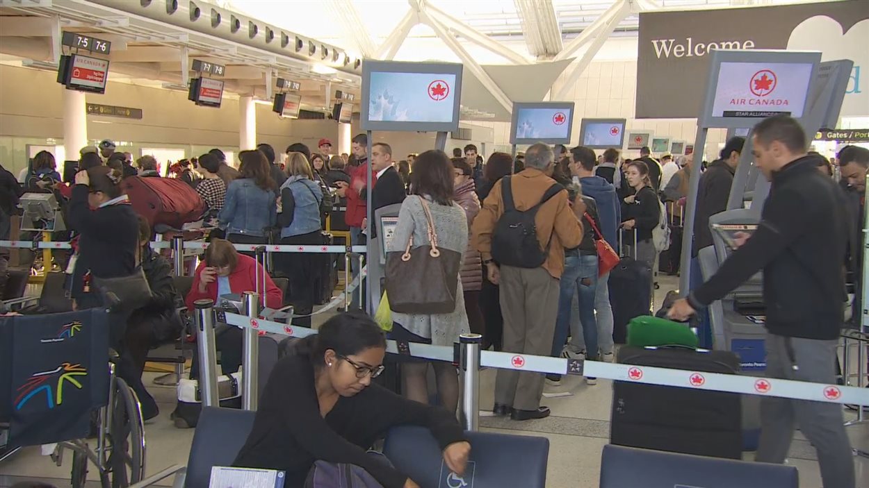 L'aéroport Pearson attend 127 000 passagers aujourd'hui.