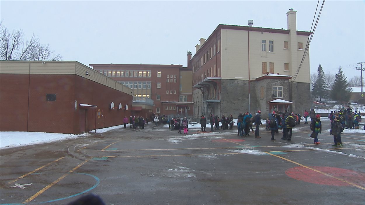 Retour en classe pour les élèves de l'école de l'Harmonie RadioCanada