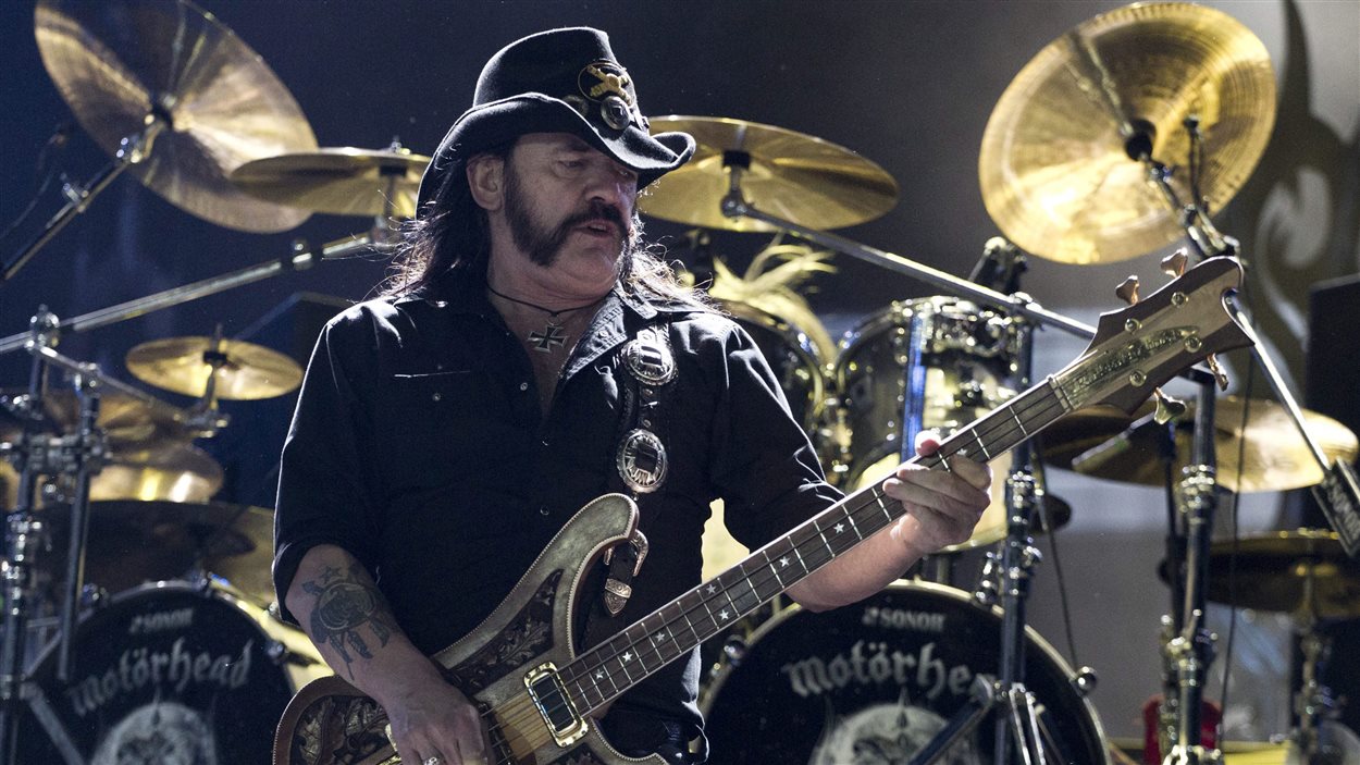 Le leader du groupe britannique Motörhead, Lemmy Kilmister, en concert à Rio au Brésil.