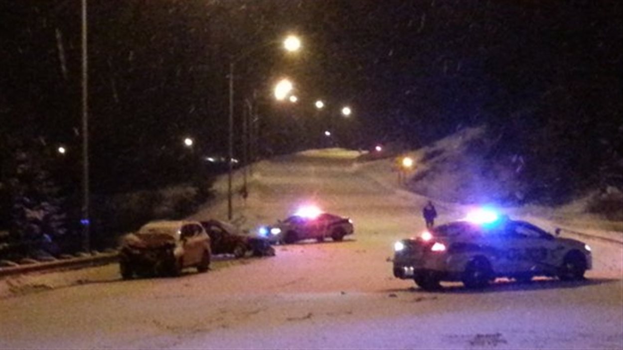 Une jeune femme meurt dans un accident de la route au Saguenay | Radio