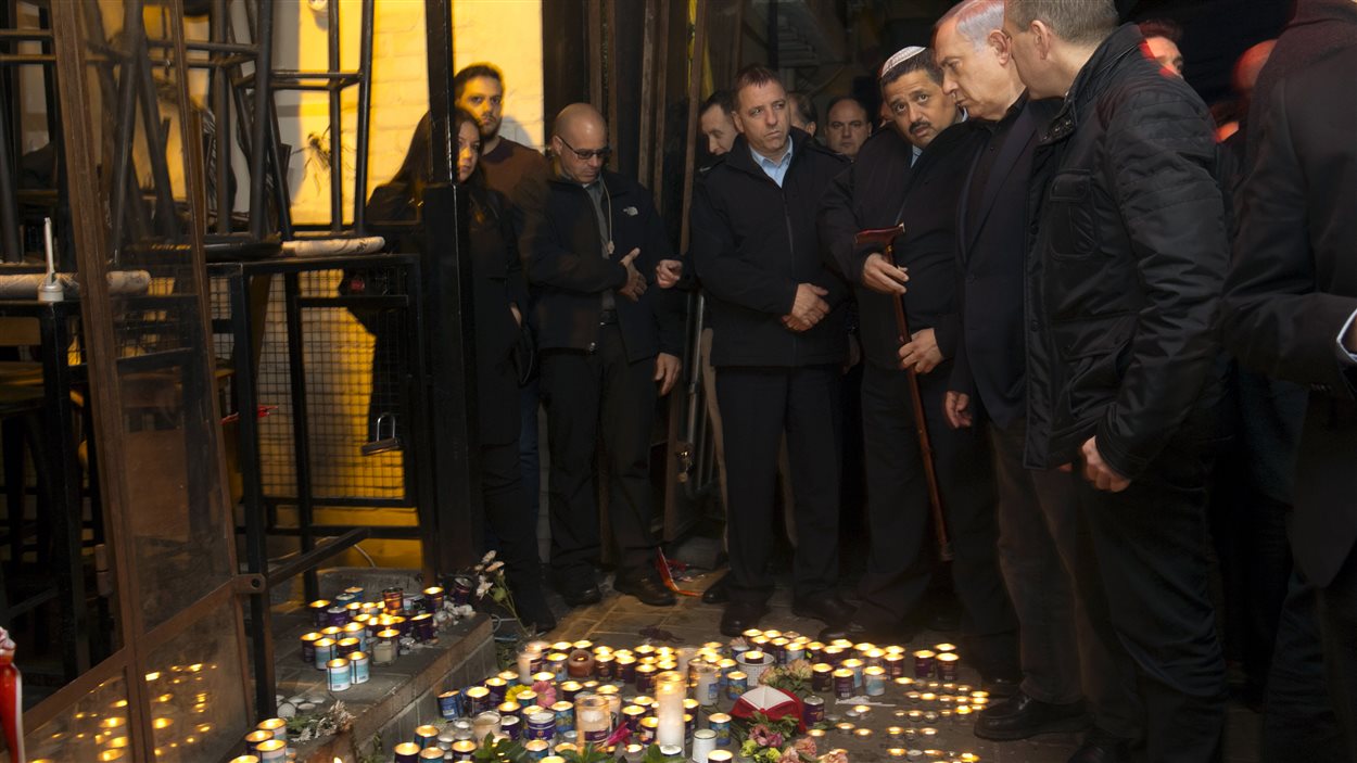 Benyamin Nétanyahou sur le site de l'attaque
