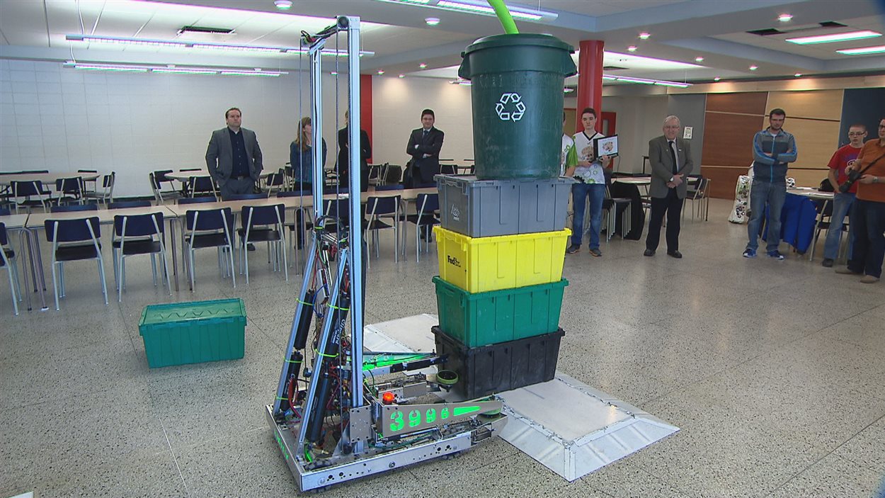 Robot présenté par l'équipe de Rimouski en 2015 à la compétition First
