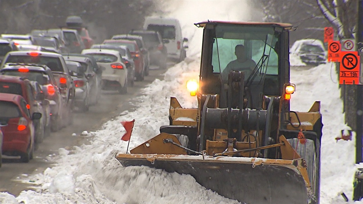 Déneigement: Montréal entame sa première opération de chargement