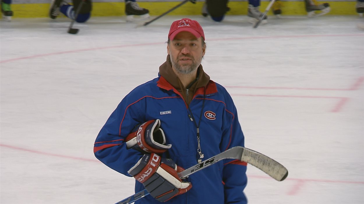 Joé Juneau lors de l'entraînement de l'équipe du Nunavik
