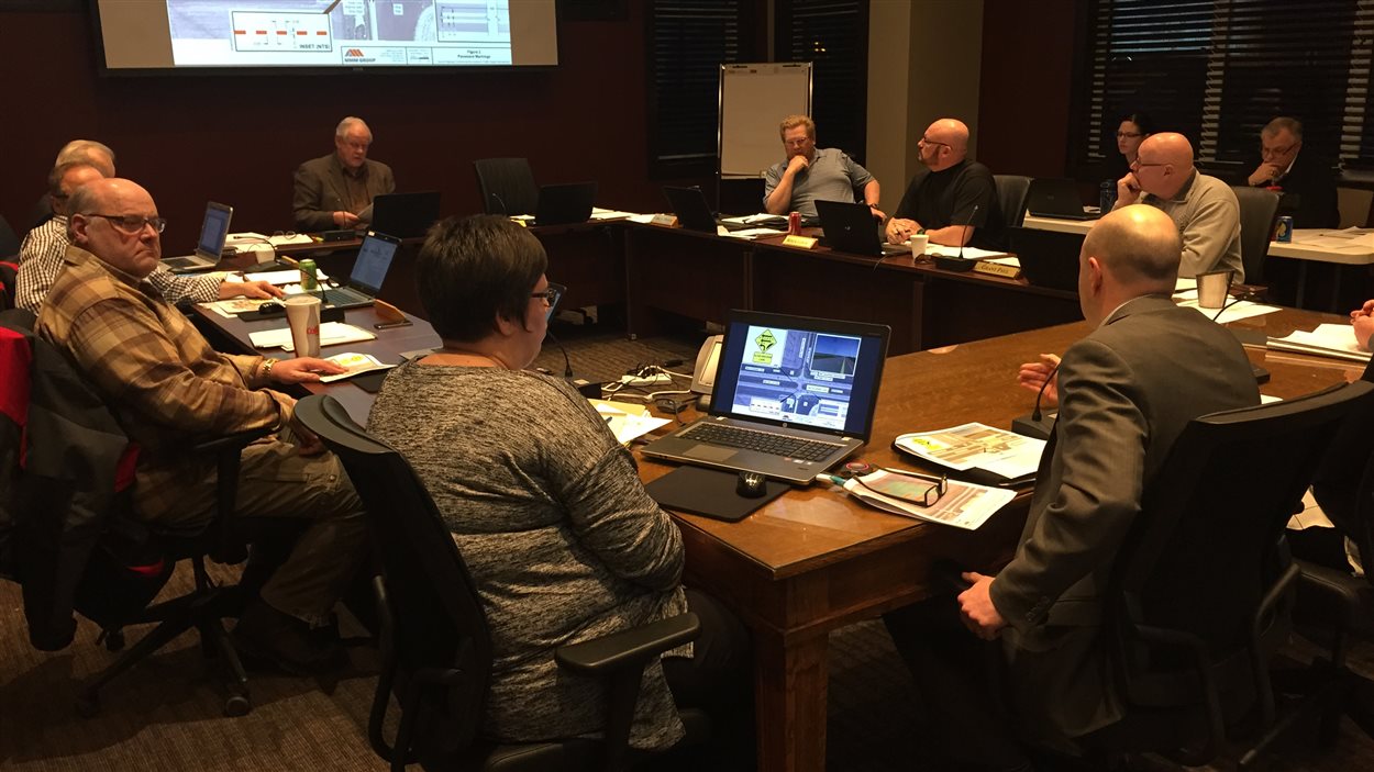 Des membres du conseil municipal de la Municipalité rurale de Sherwood près de Regina