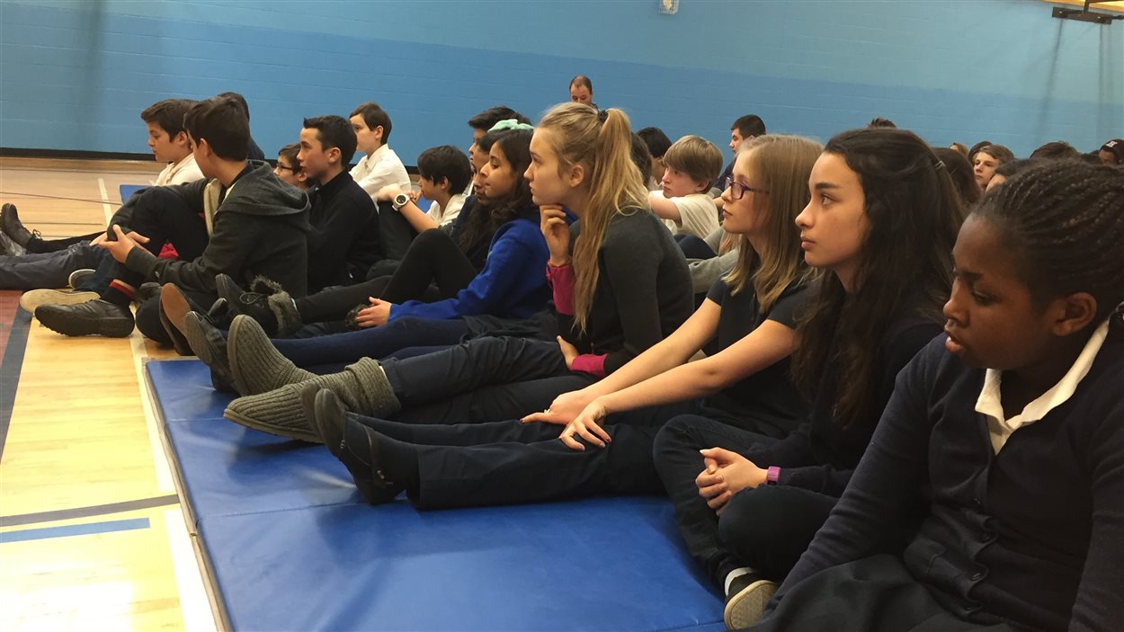 Ski  des champions français rencontrent de jeunes élèves à Calgary