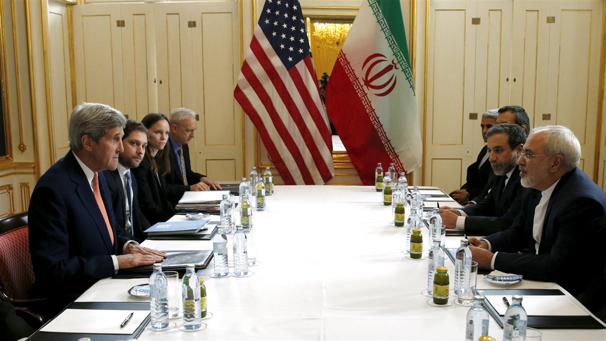 Le secrétaire d'État américain John Kerry a rencontré son homologue iranien, Mohammad Javad Zarif, en Autriche, le jour de la levée des sanctions internationales contre l'Iran. 
