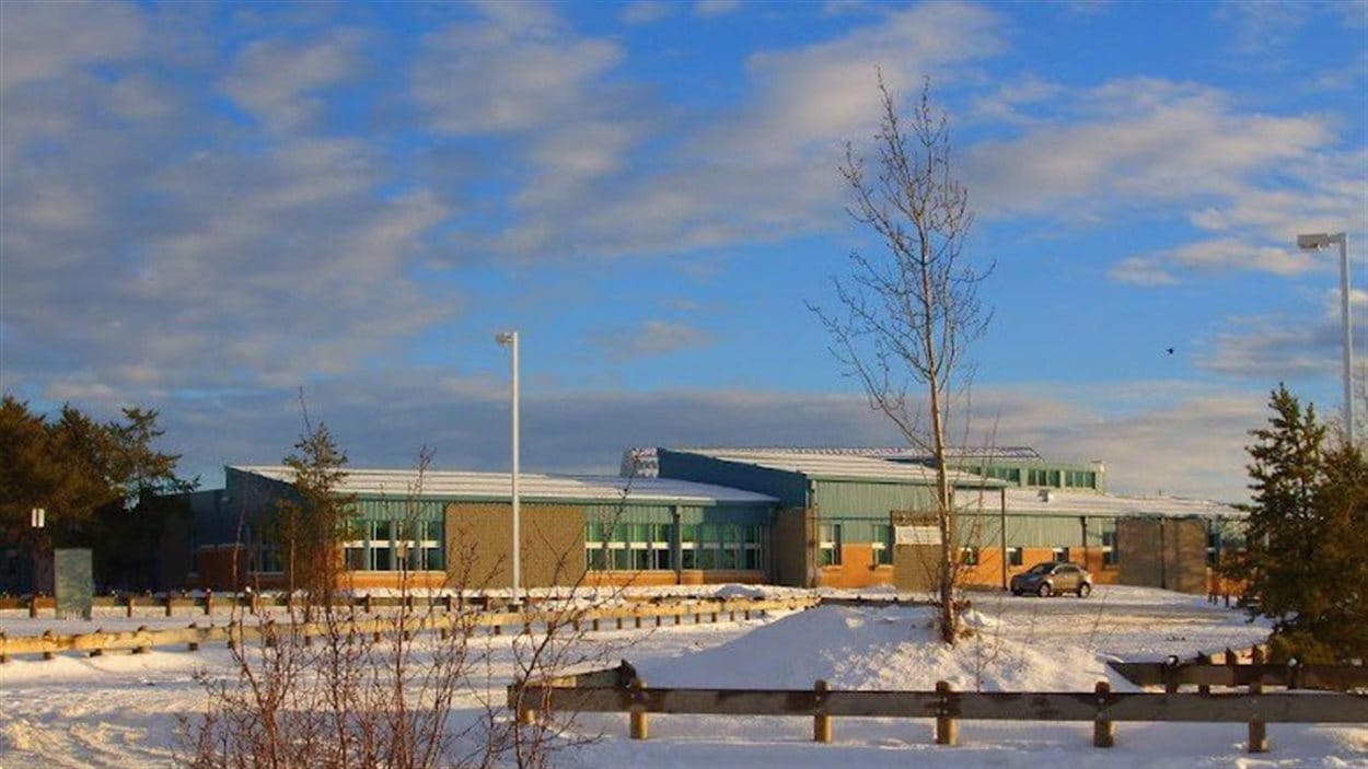 Une fusillade survenue au Pavillon Dene de l'École secondaire de La Loche, dans le nord de la Saskatchewan, a fait cinq morts et deux blessés graves.