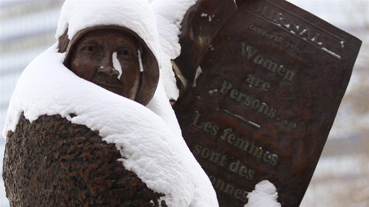 Statue de Nellie McClung, les femmes sont des personnes