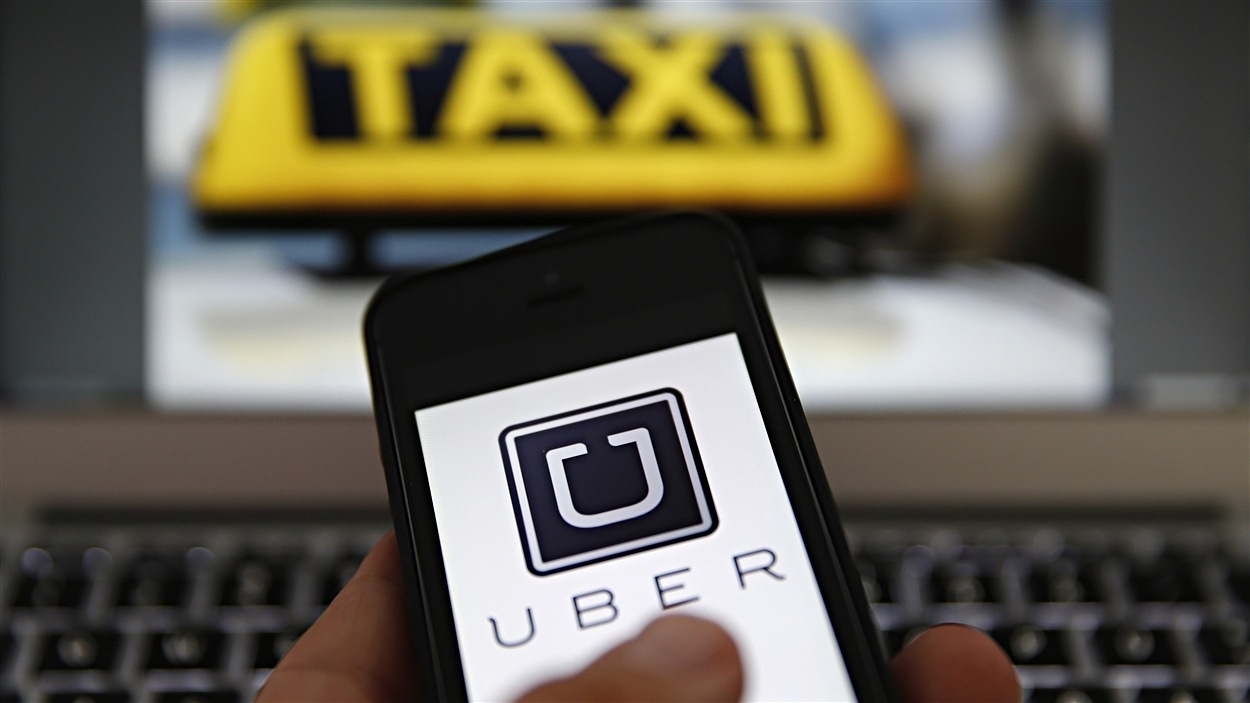 Me Marc-Antoine Cloutier, associé chez Deveau avocats, déposera un recours collectif contre le gouvernement du Québec et Uber Technologies à la demande du Regroupement des travailleurs autonomes.