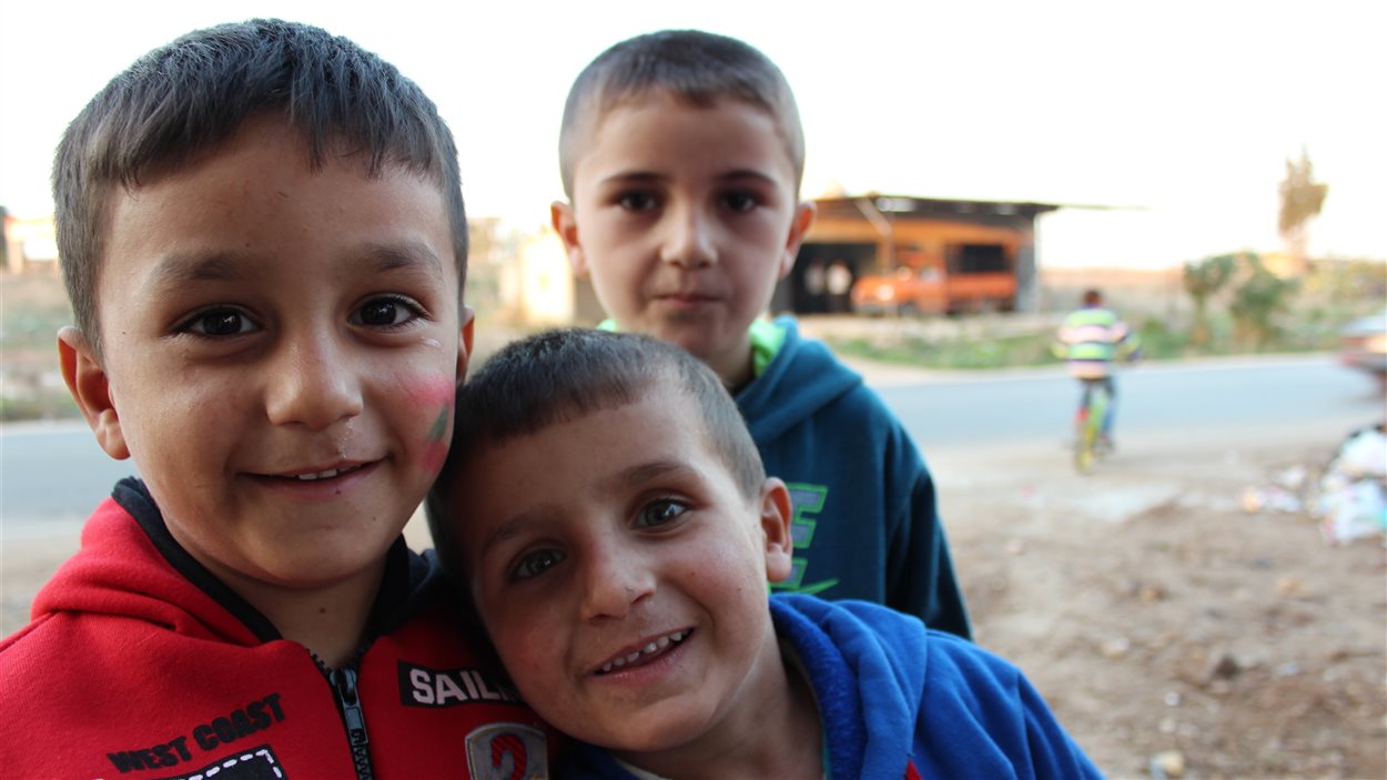 Des enfants dans un camp de réfugiés au Liban.