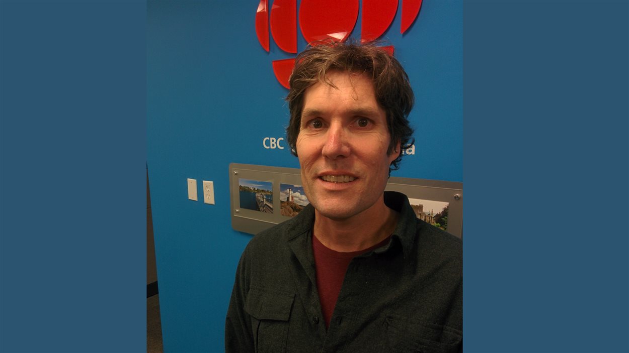 Bruce Wallace porte-parole du projet de centre d'injection supervisée de Yes2SCS à Victoria.