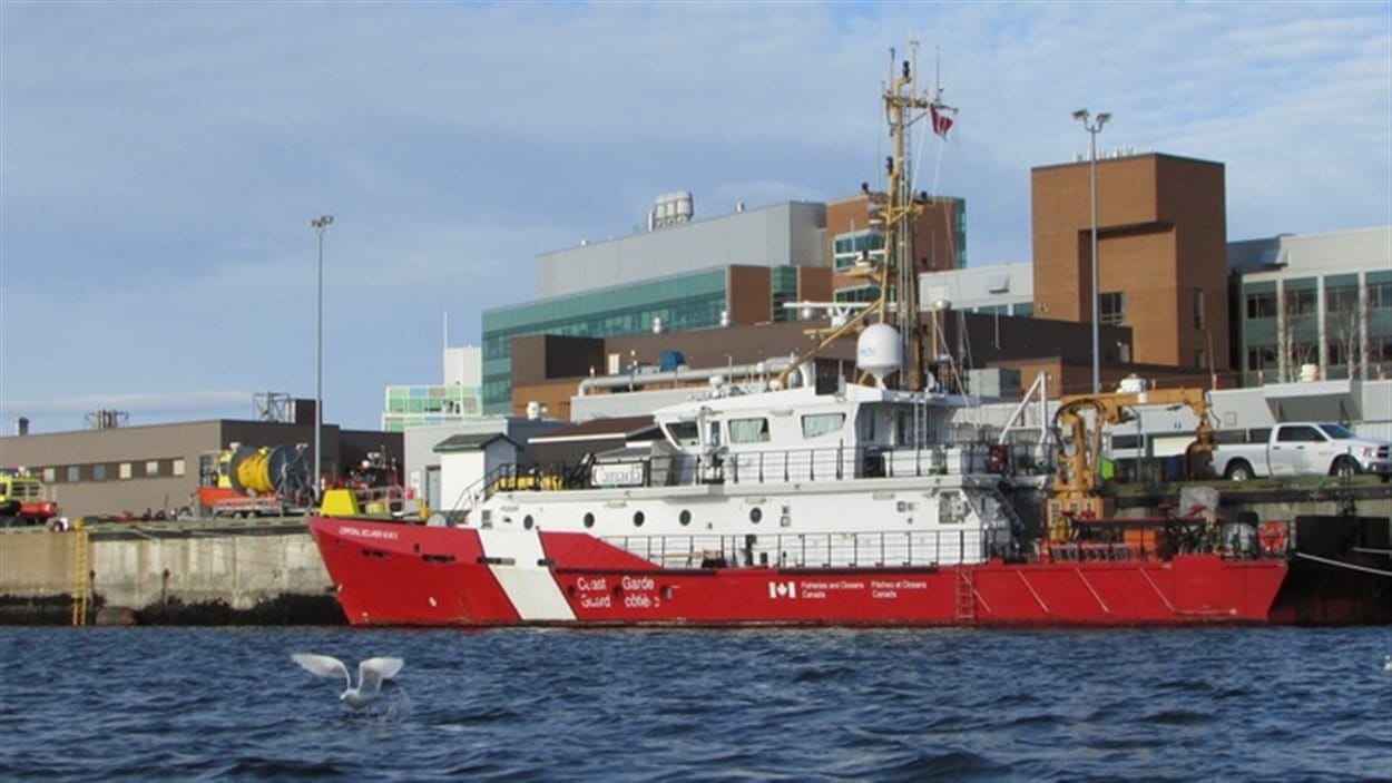 Le NGCC Corporal McLaren M.M.V. a été livré à la Garde côtière canadienne en octobre 2013.