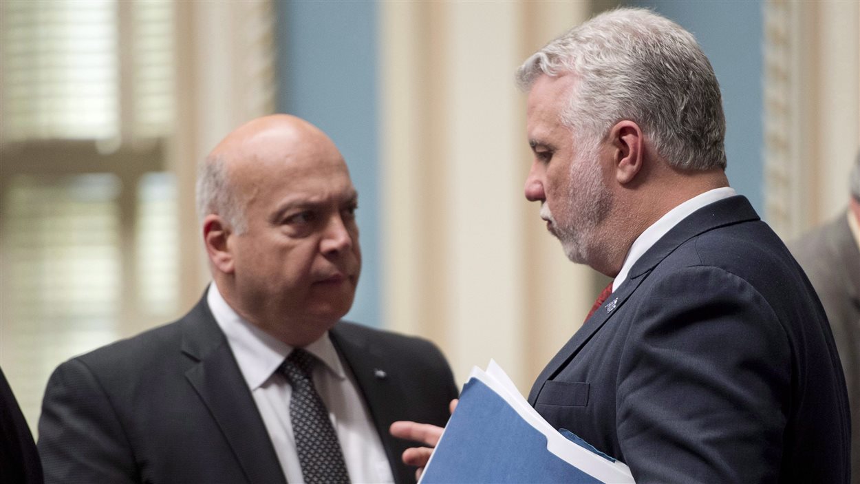 L'ancien ministre des Transports Robert Poëti et le premier ministre du Québec Philippe Couillard