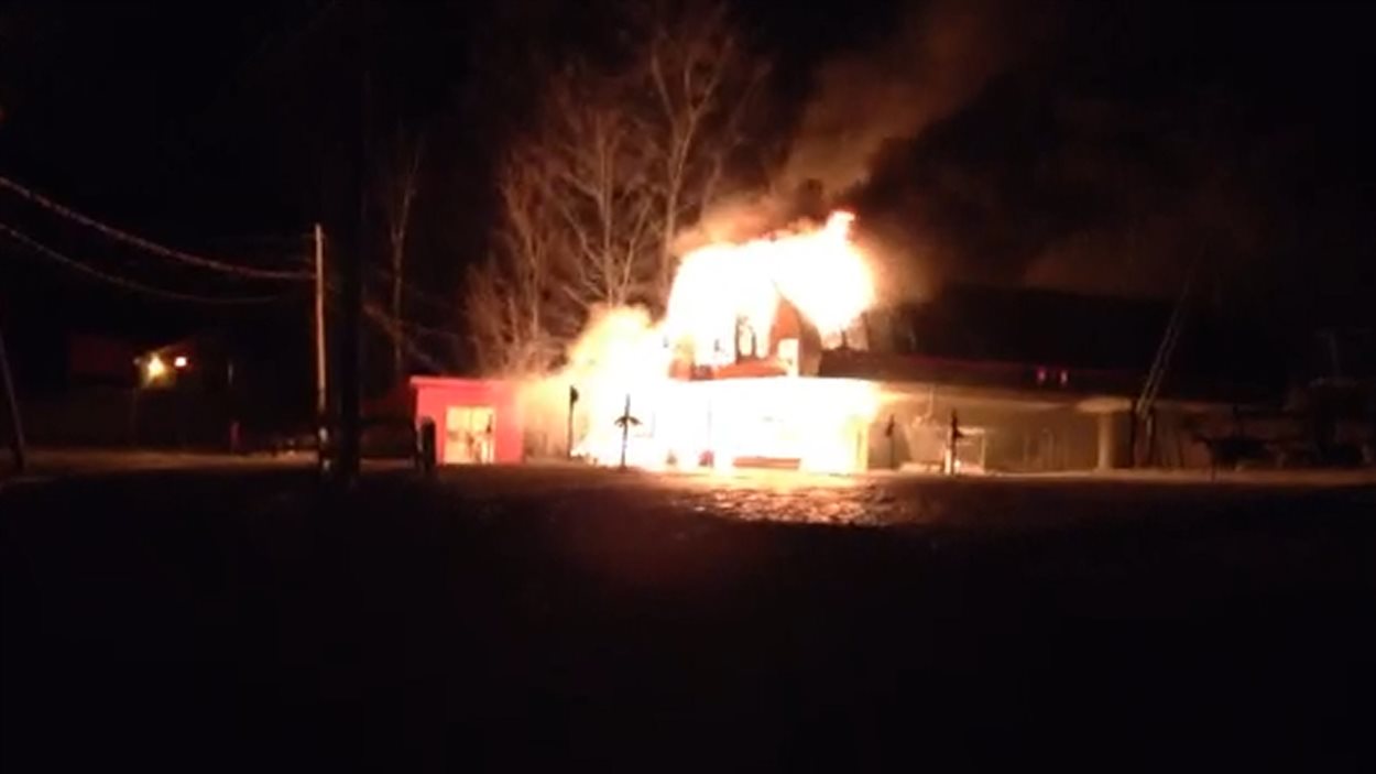 Bromont : une remontée mécanique lourdement endommagée par un incendie