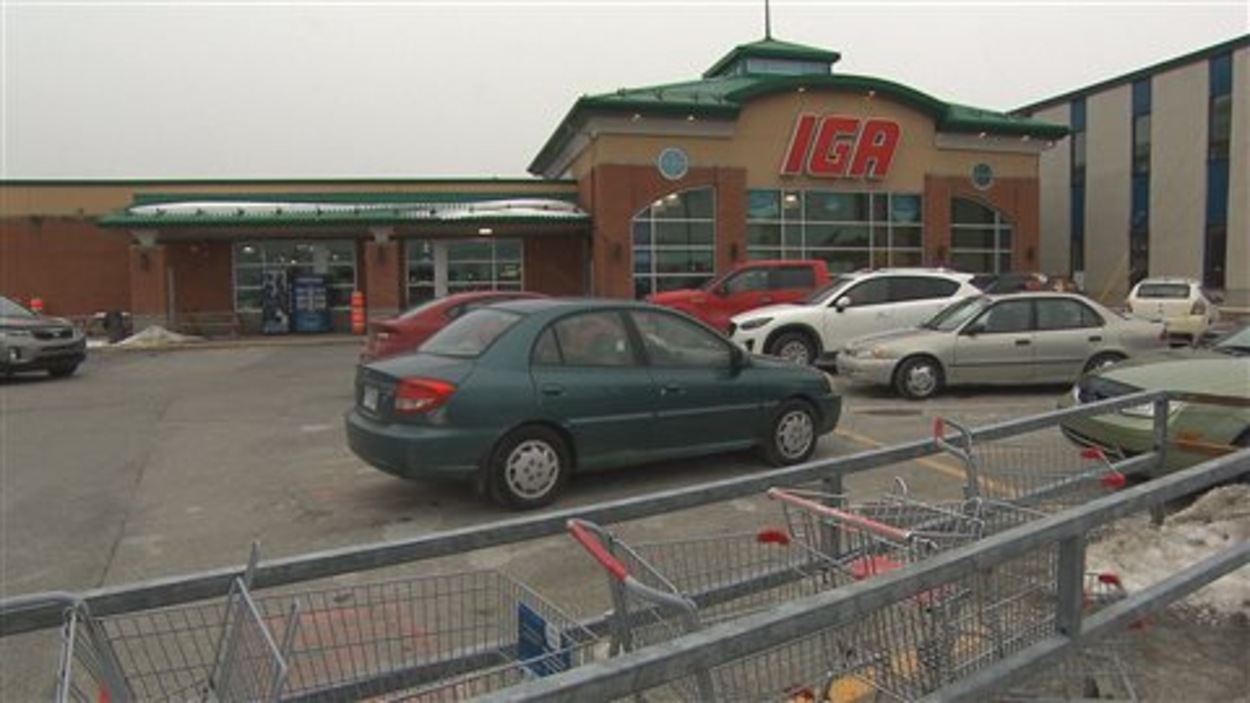 Peu d'espoir pour la réouverture du IGA de SainteAnnedesMonts RadioCanada