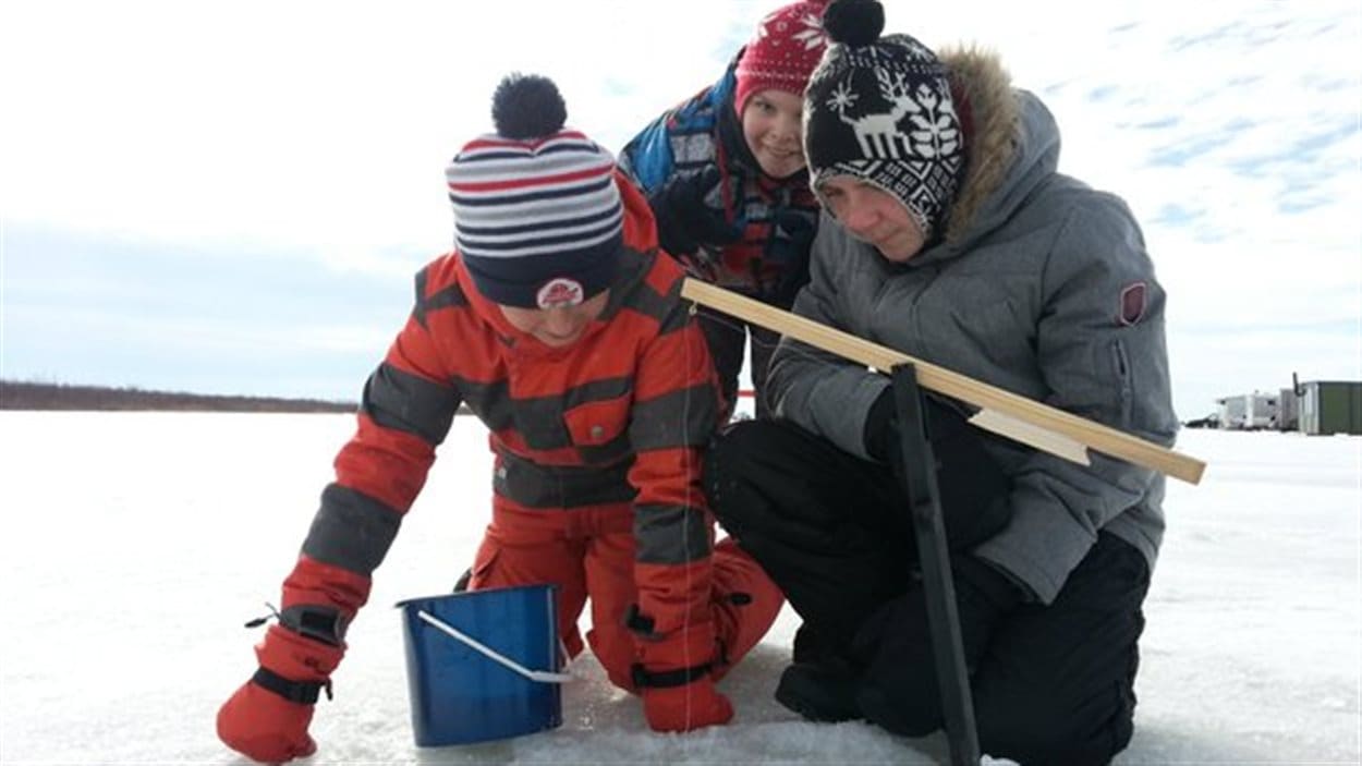 Les jeunes pêcheurs au lac Saint-Pierre