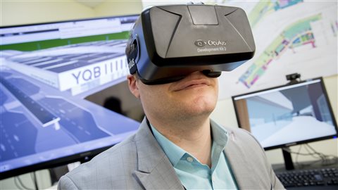 Réalité virtuelle pour nagivuer dans les plans du futur Aéroport Jean-Lesage