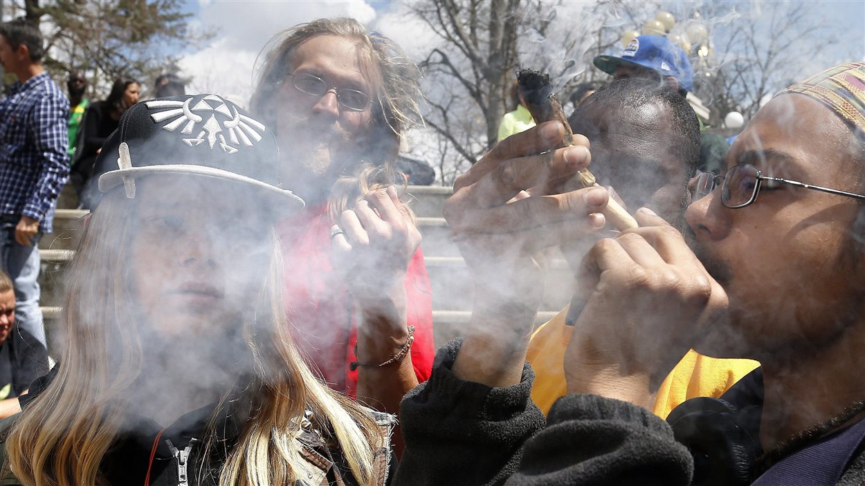 Les célabrations du 4/20 ont lieu partout dans le monde chaque année.