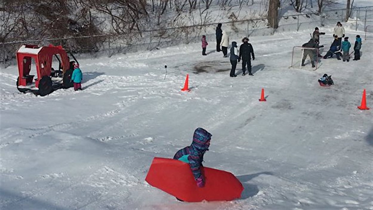 Des immigrants de TroisRivières découvrent les joies de l'hiver