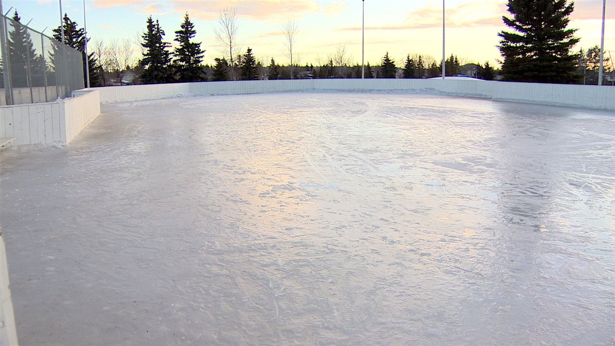 La patinoire de la ligue communautaire Millbourne Nord dans le sud d'Edmonton.