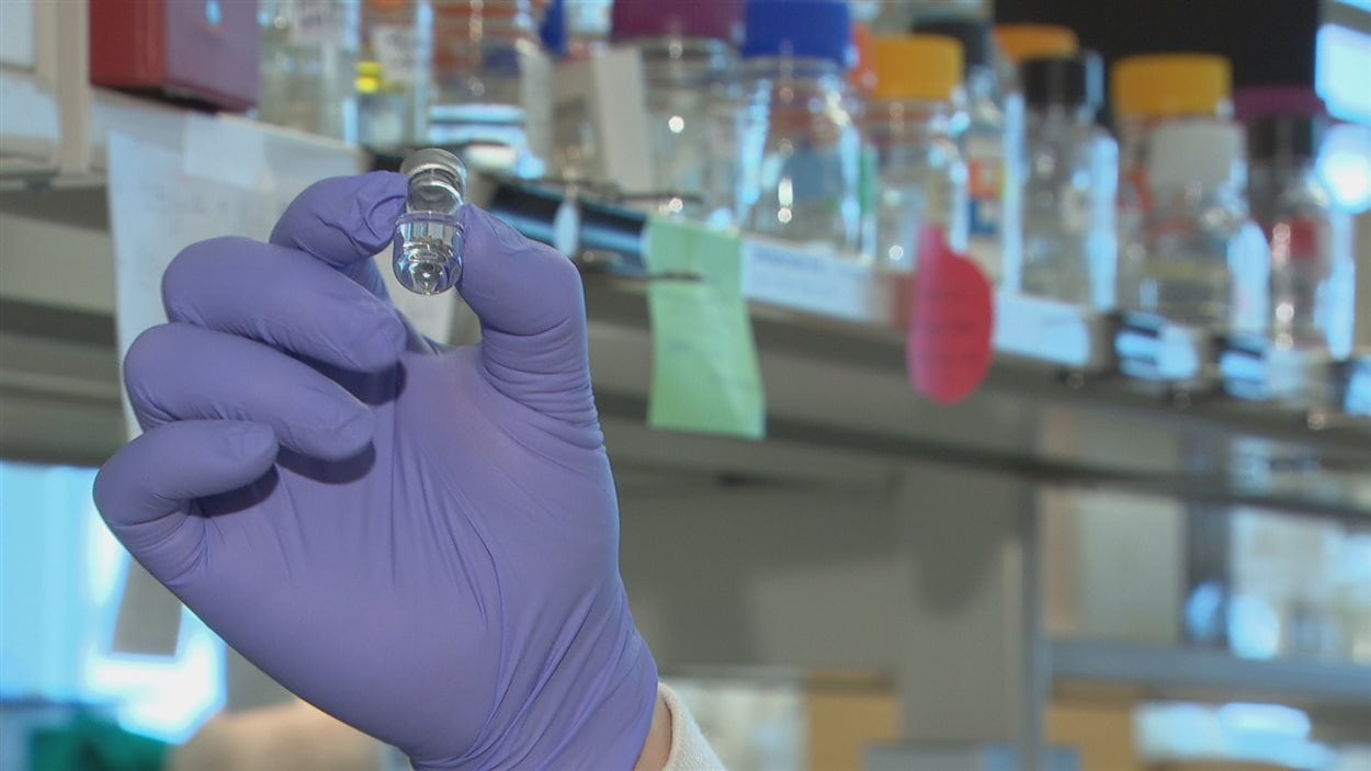 Un flacon dans lequel on conserve un virus