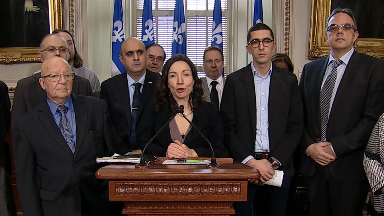 Martine Ouellet a déposé un projet de loi qui recueille l'appui des représentants de l'industrie du taxi.