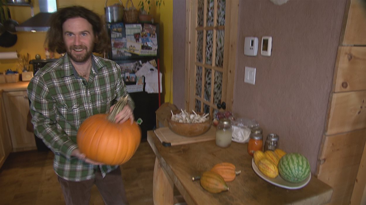 Rémi Donelle et sa famille s'efforcent de manger local toute l'année.