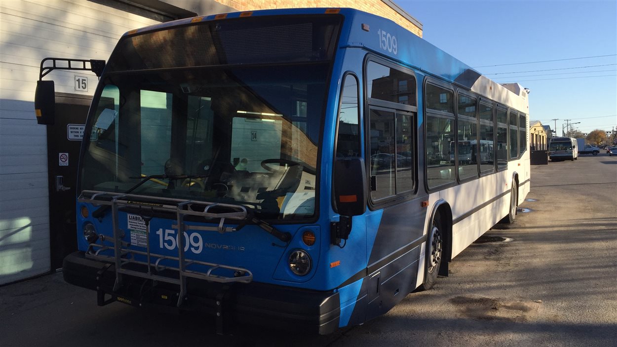 Un autobus de Saskatoon Transit.