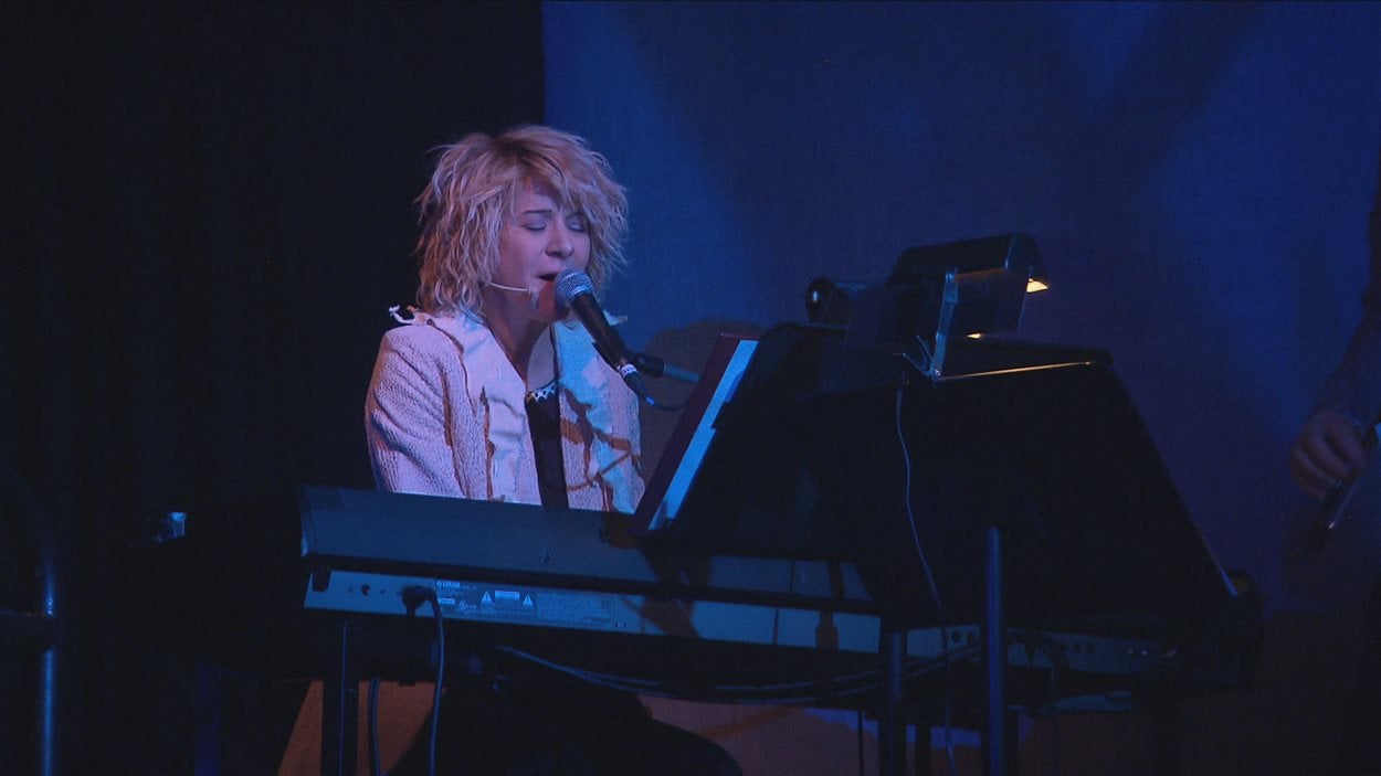 Marie-Jo Thério en spectacle