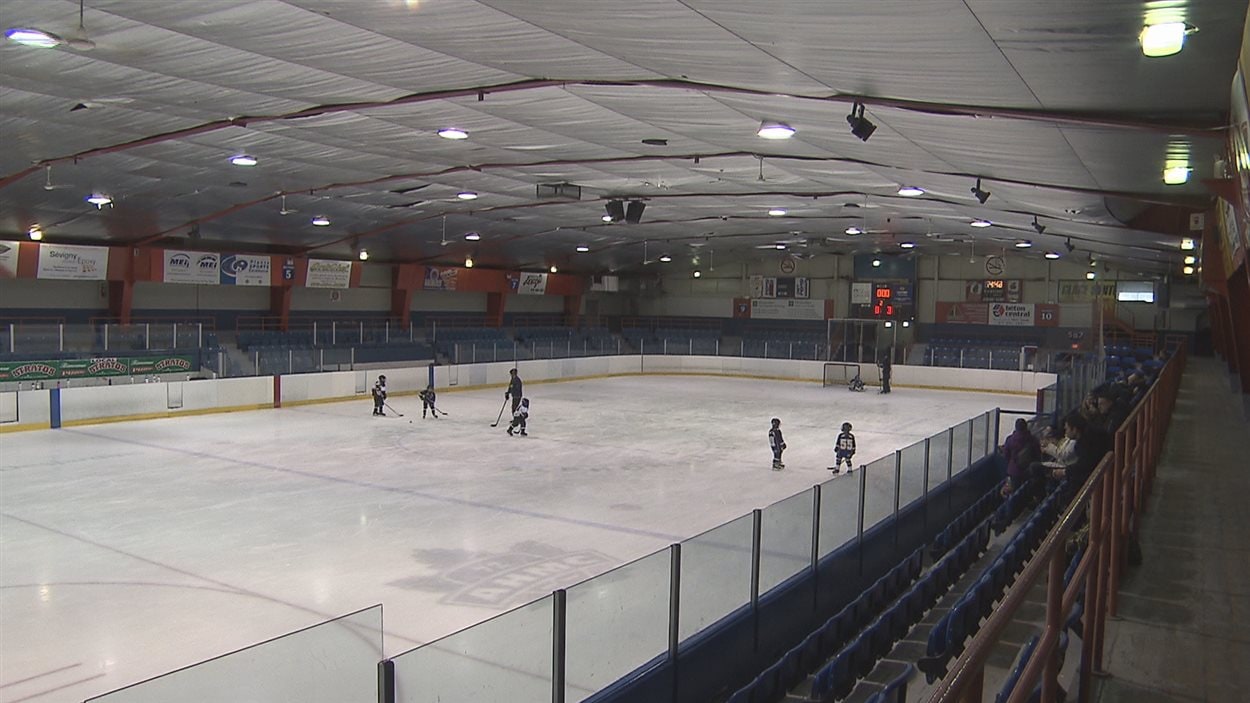 Laréna Jean-Guy Talbot deviendrait un centre de dek hockey | Radio-Canada