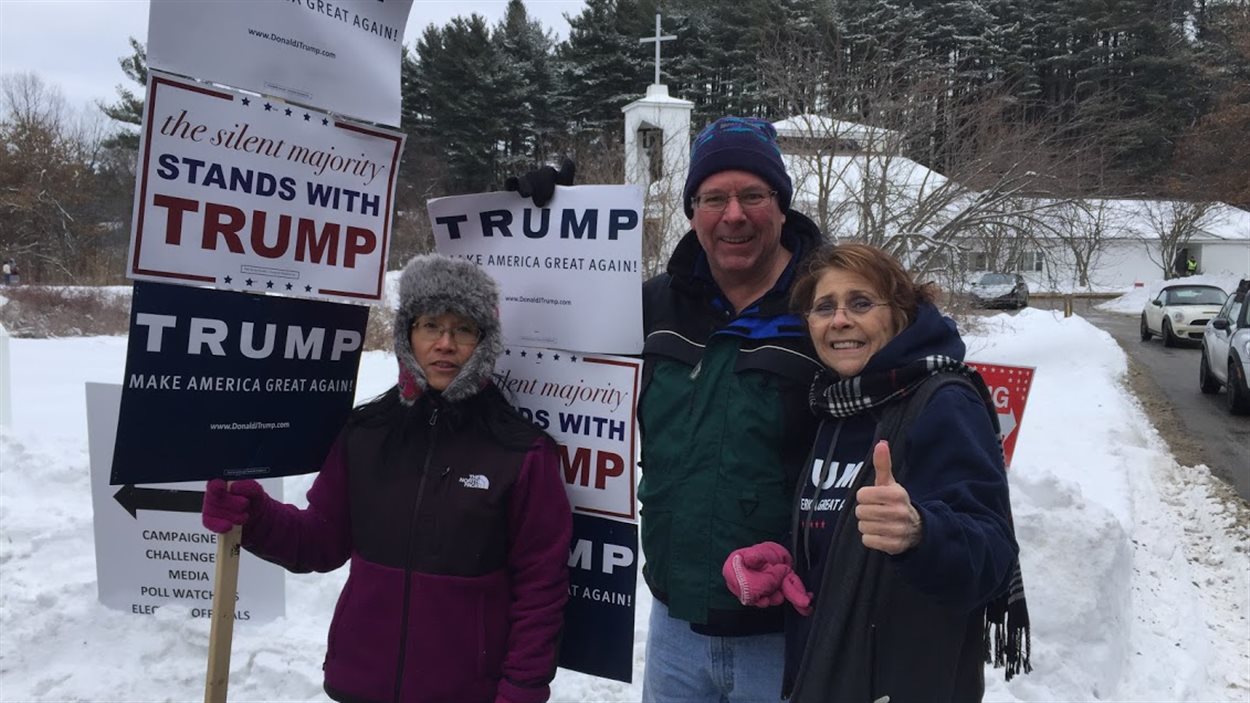 Des partisans de Donald Trump à Nashua, au New Hampshire, lors des primaires du 9 février 2016.