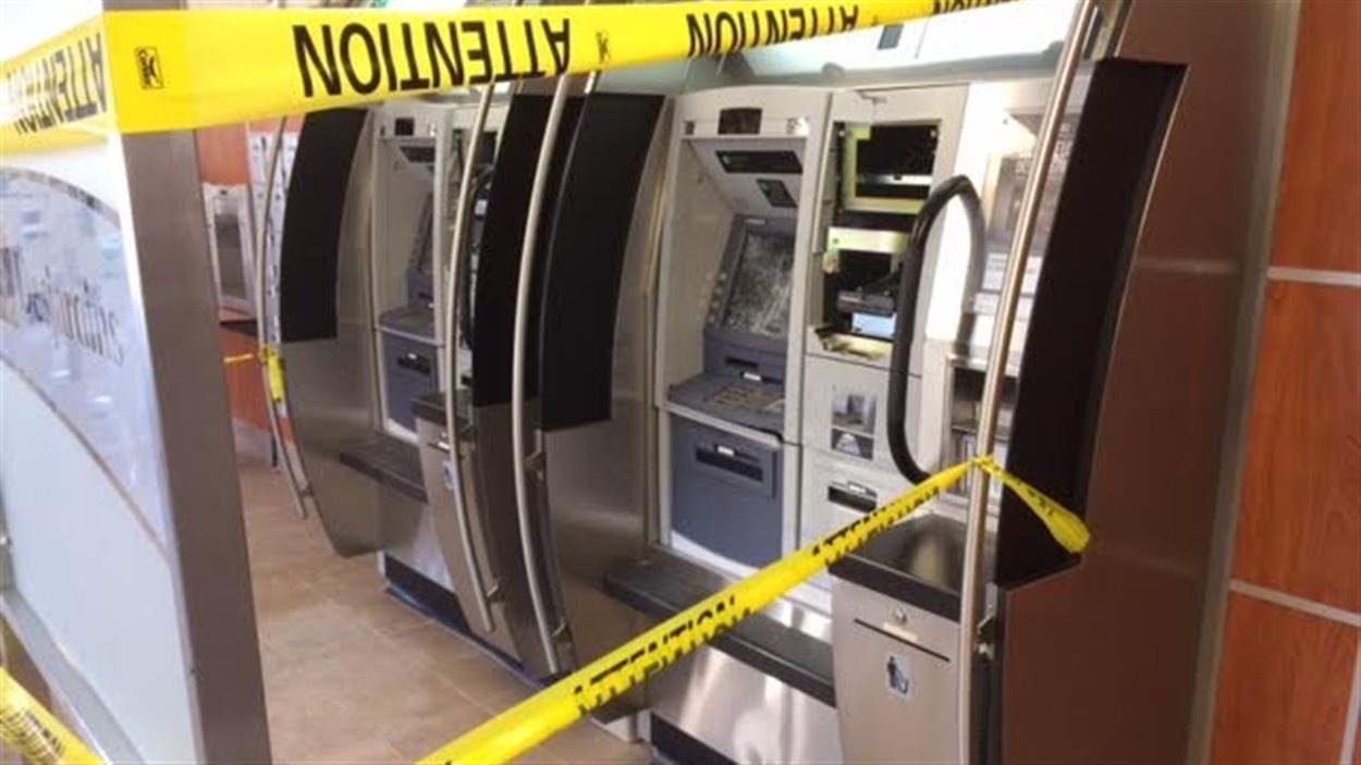 Vandalisme à la Caisse populaire Desjardins RadioCanada
