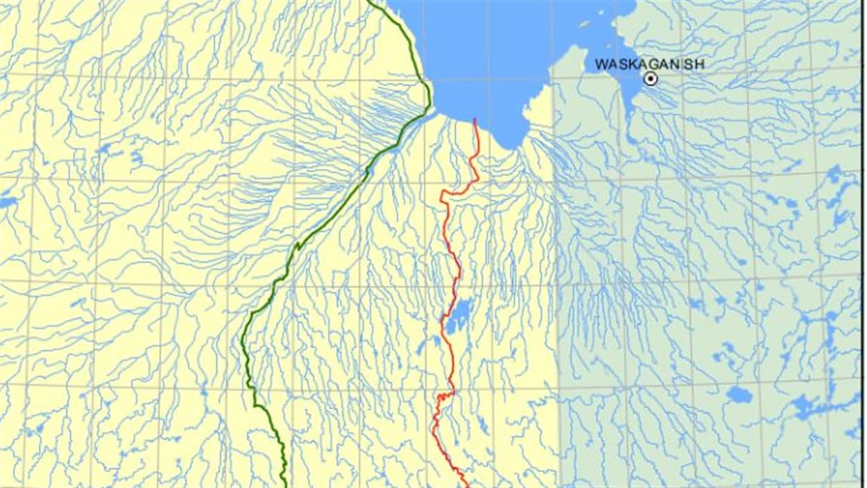 Le territoire revendiqué par la Nation Crie en Ontario délimité par la ligne rouge