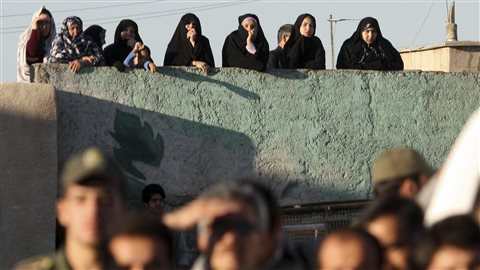 Des badauds assistent à une exécution en Iran (archives)