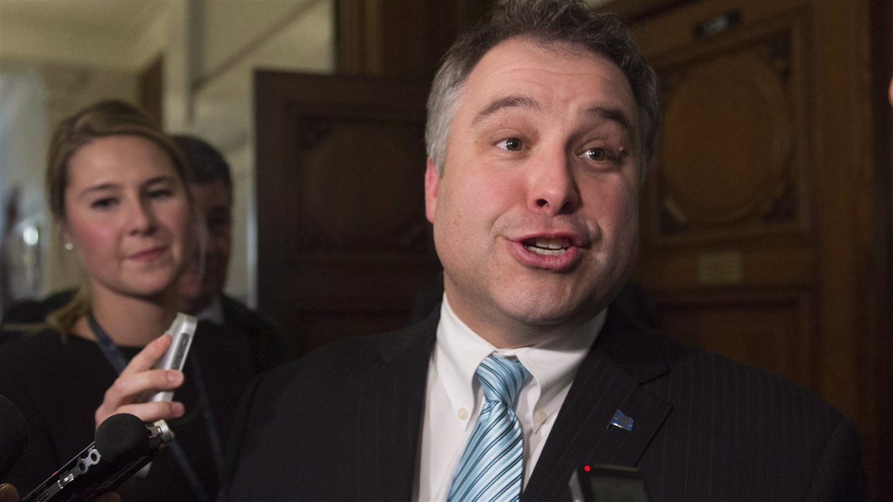 Le ministre de l'Éducation, Sébastien Proulx