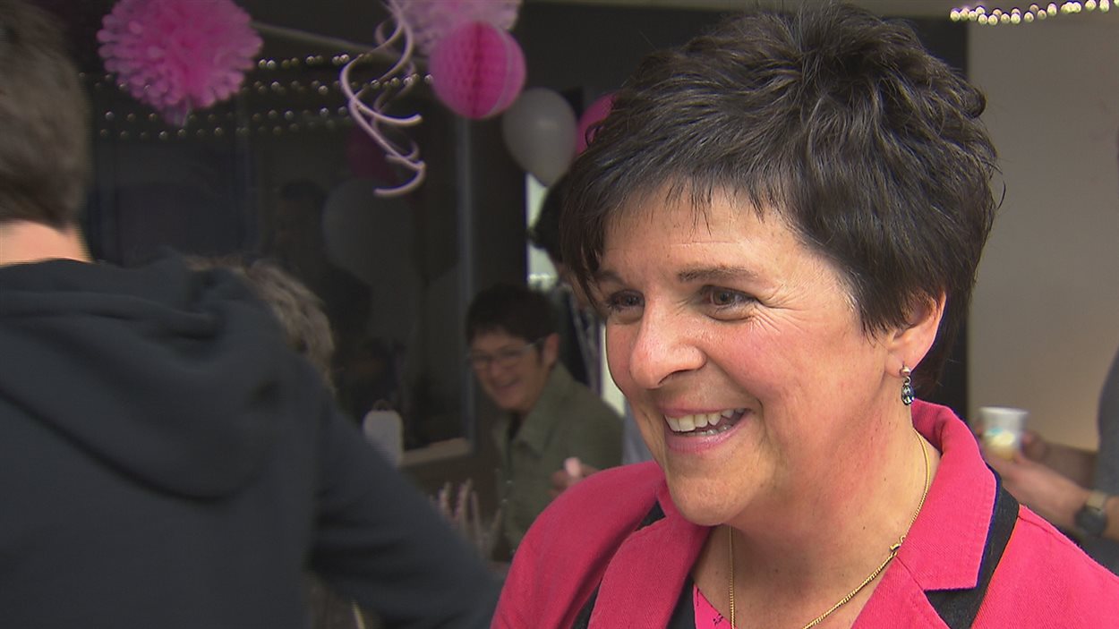 Marie Fortier infirmière, offre des cours prénataux en ligne gratuitement grâce à deux nouveaux partenaires
