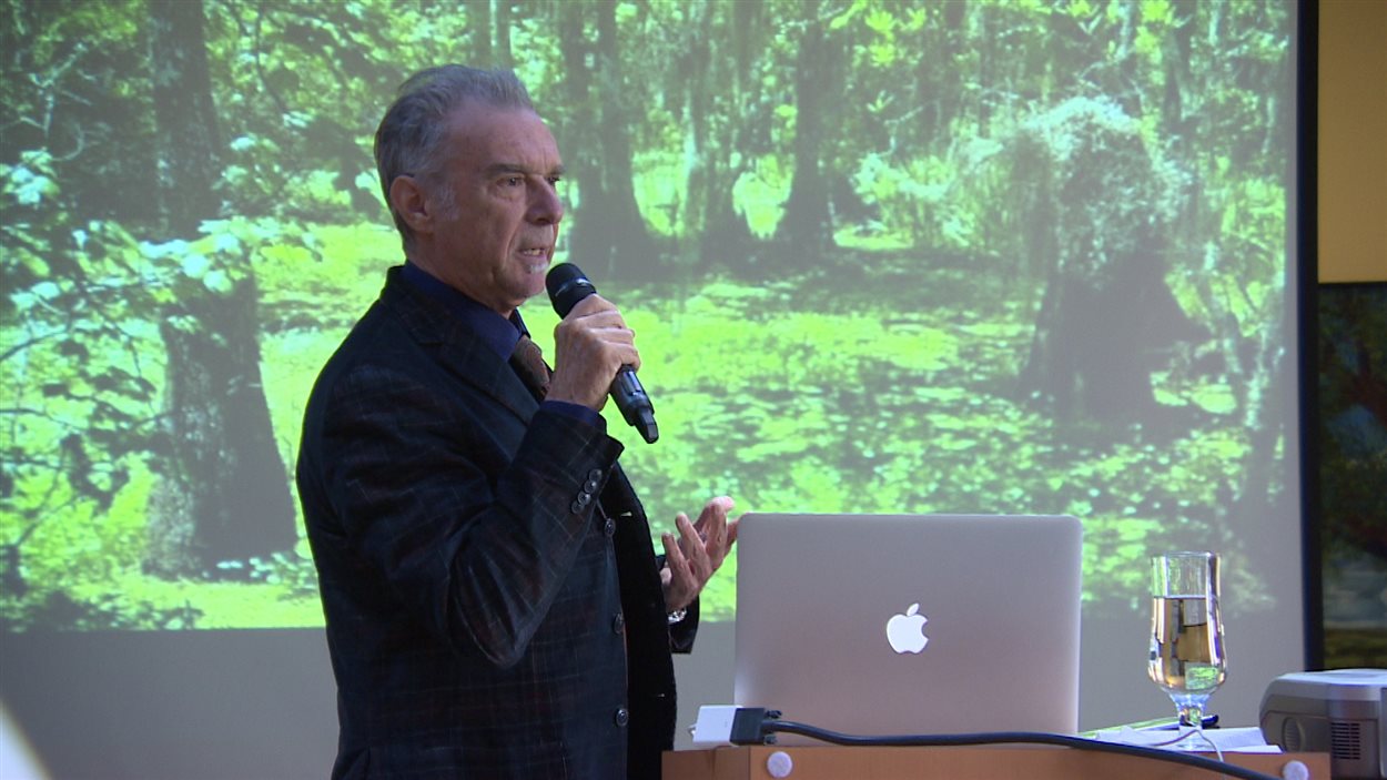 La conférence est intitulée: l'expérience francophone en Louisiane, au carrefour des cultures