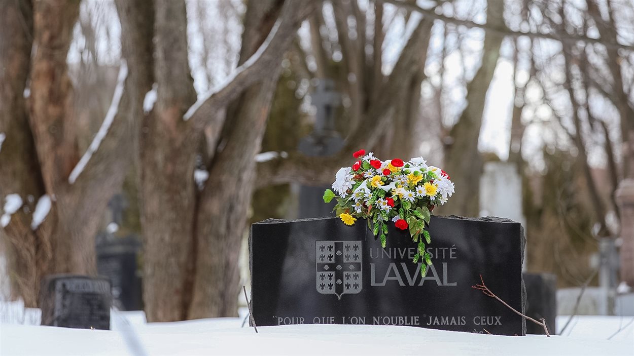 L'Université Laval salue la mémoire de ceux qui donnent leur corps à la science.
